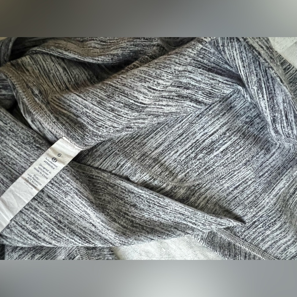 Lululemon - Picture 5 of 9